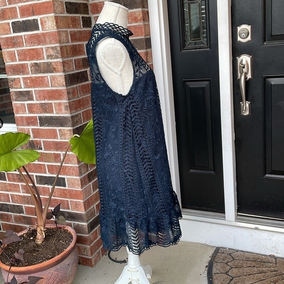 BB Dakota Lace Sleeveless Dress‎ - Picture 3 of 9